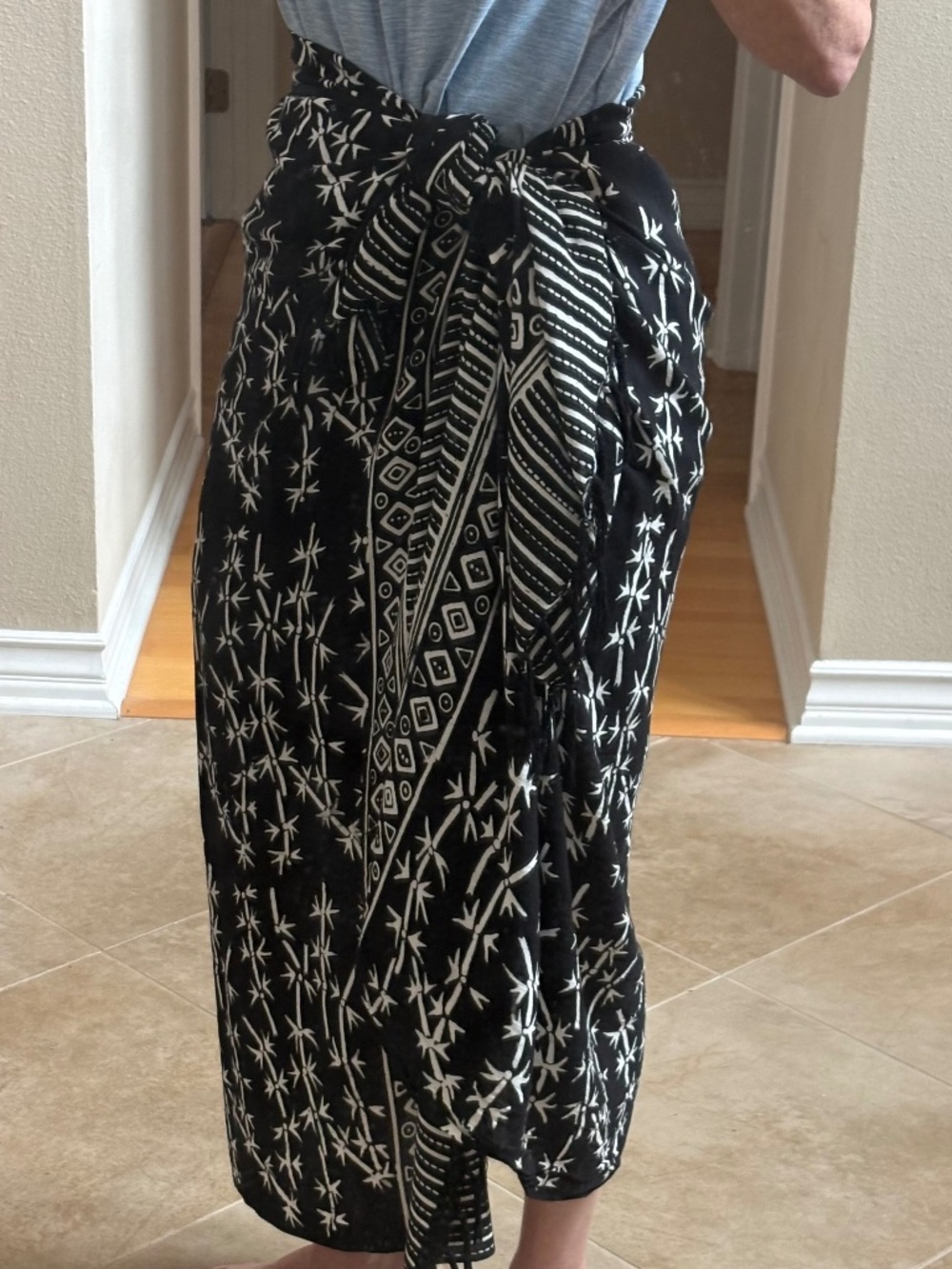 Black White Bamboo Print Sarong Pareo Fringed Beach Wrap Cover Up OS